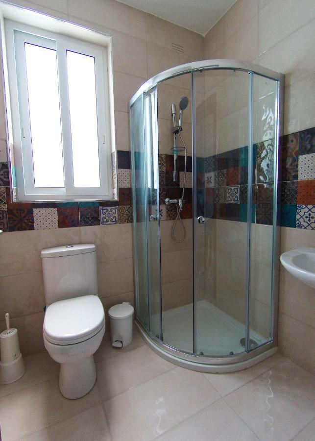 F12 Room 1, Private Room Two Single Beds Shared Bathroom In Shared Flat Msida Exteriör bild
