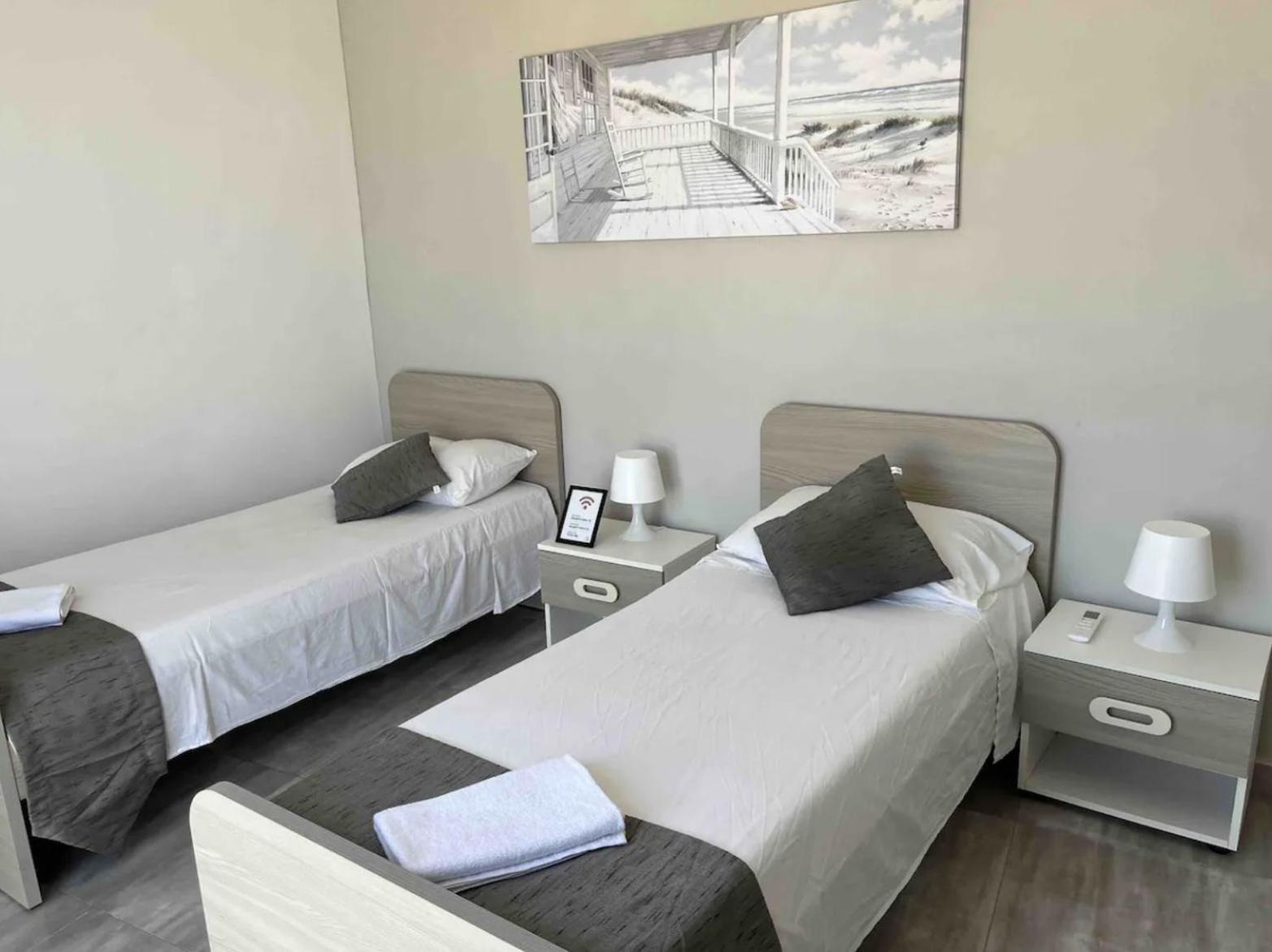 F12 Room 1, Private Room Two Single Beds Shared Bathroom In Shared Flat Msida Exteriör bild