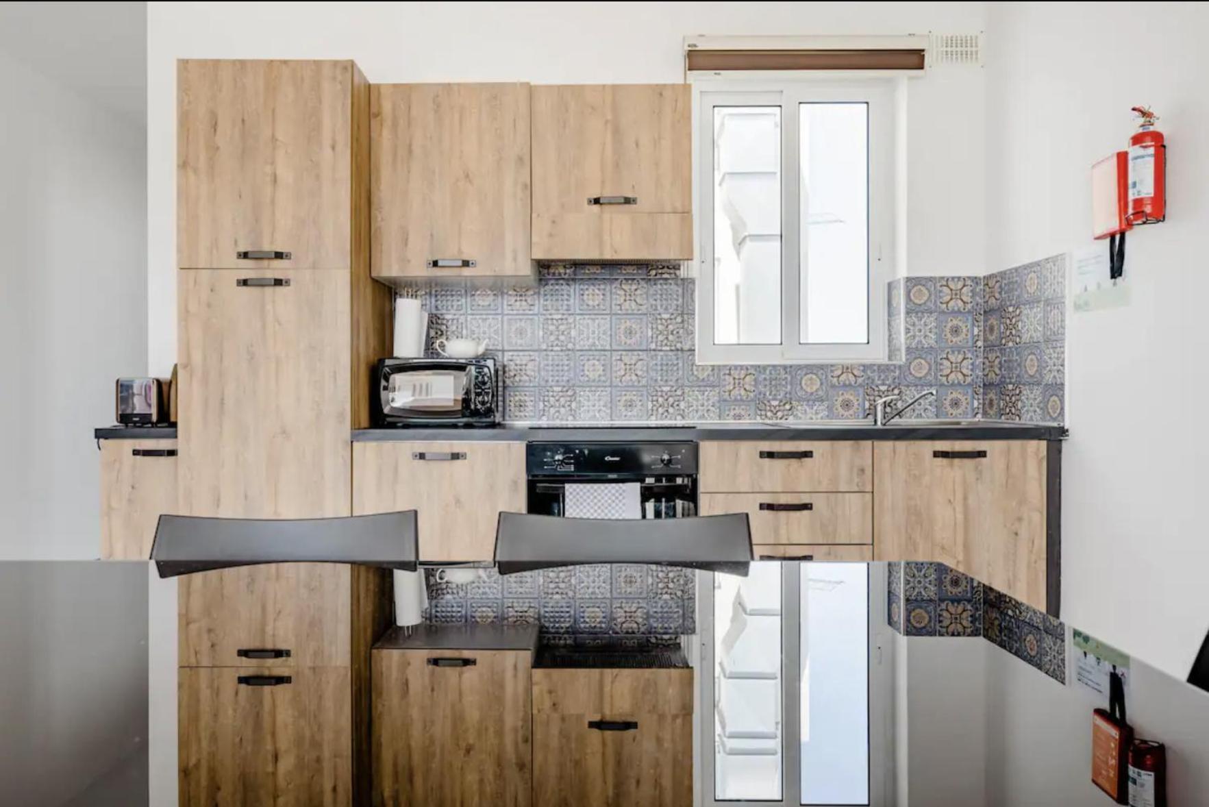 F12 Room 1, Private Room Two Single Beds Shared Bathroom In Shared Flat Msida Exteriör bild