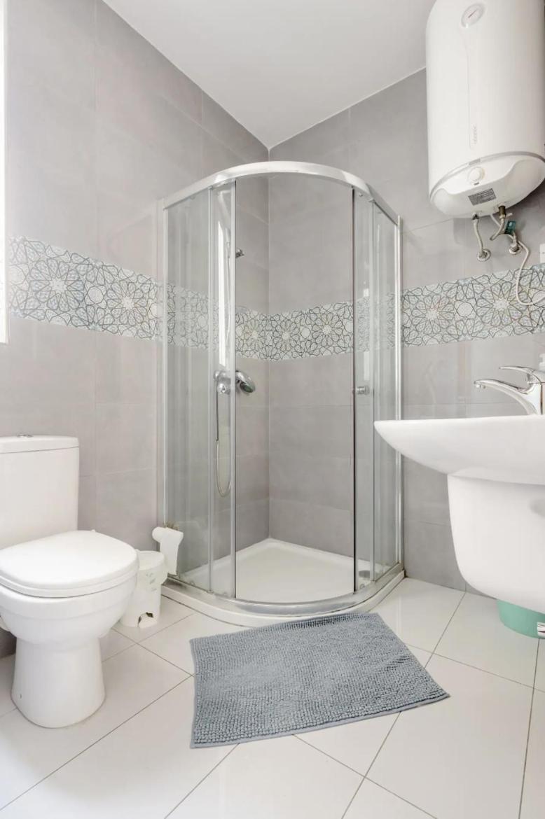 F12 Room 1, Private Room Two Single Beds Shared Bathroom In Shared Flat Msida Exteriör bild